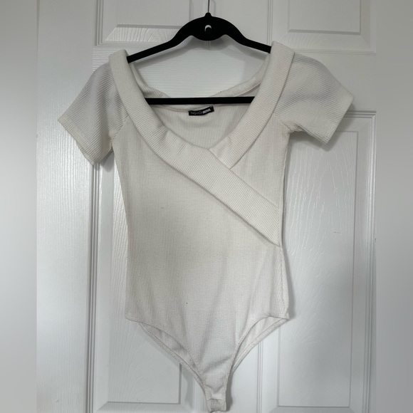 Fashion Nova and Urban Planet shirts! Size small and selling all for $30. - Picture 3 of 8